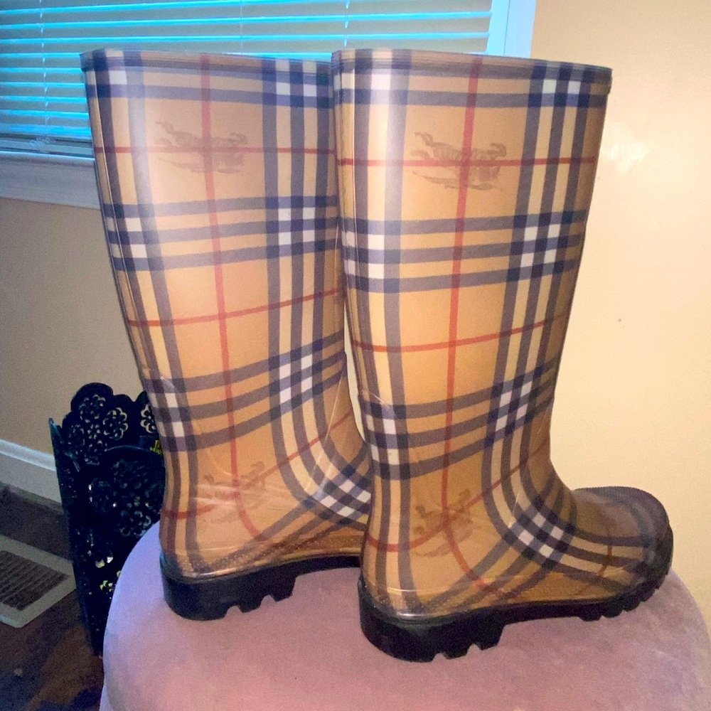 Burberry Rain Boots!